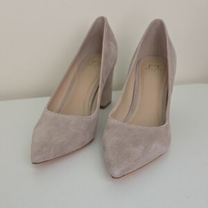 Marc Fisher Taupe Suede Heels.  Size 7 1/2